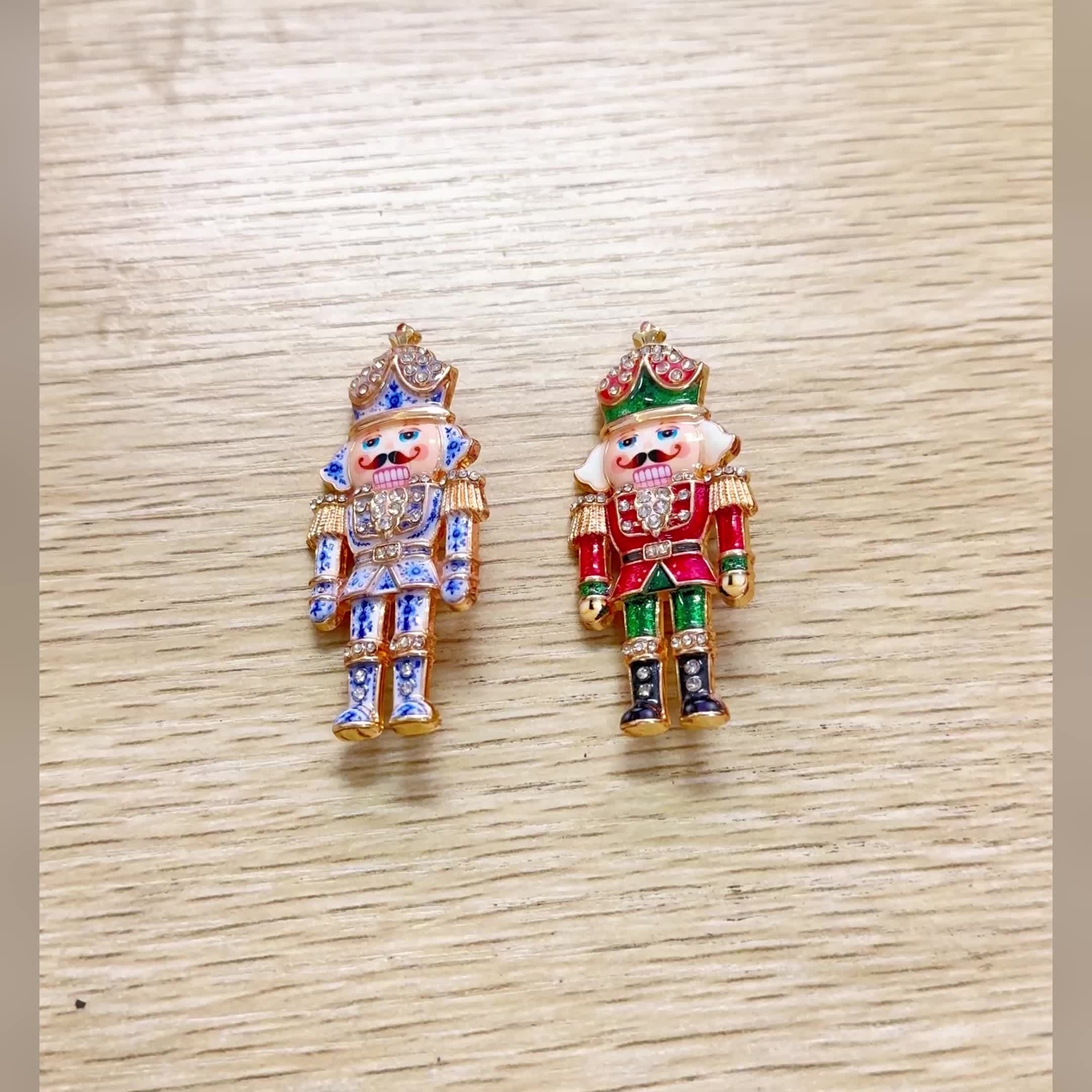3pcs/Set SOLEVDO Enamel Rhinestone Brooch, Nut Soldier Gift