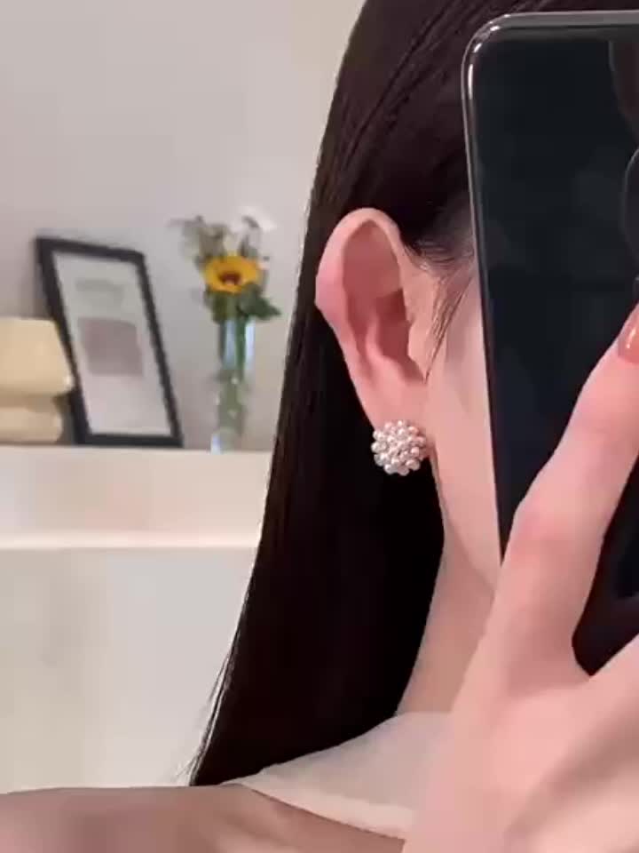 Women's Elegant Petite Cubic Zirconia Round Pearl Stud Earrings