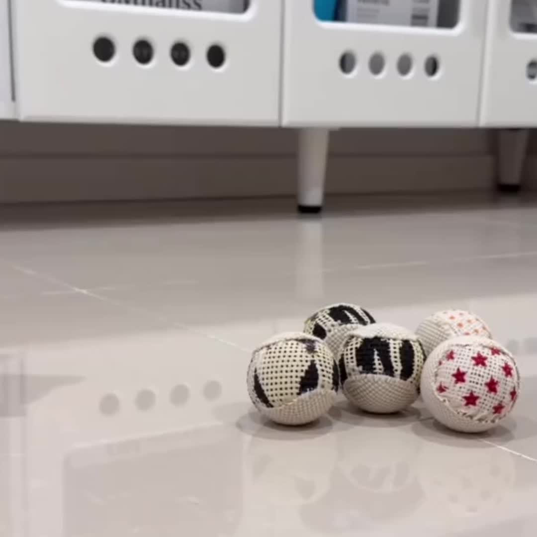 Interactive Cat Toy with Sound, Chase Ball
