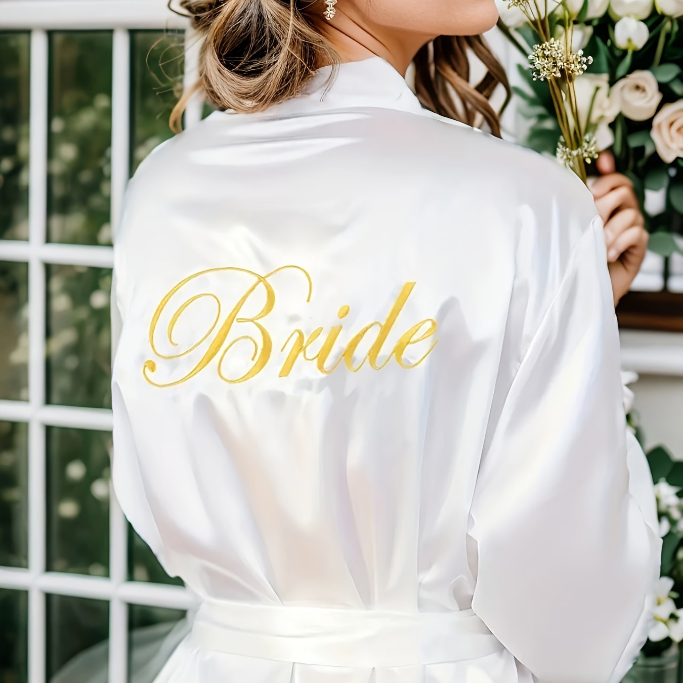 E-shop Elegante Brautkleid mit langen Ärmeln für Damen – Rosa Satin-Nachthemd mit goldenem „Braut“-Stickerei, asymmetrischem Ausschnitt, Gürtelbund,