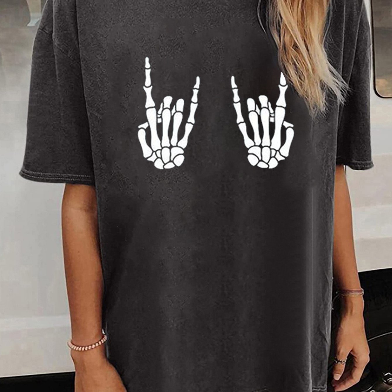 Image of Skull Print Crew Neck T-shirt, Casual Loose Short Sleeve Fashion Summer T-shirts Tops, Women's Clothing