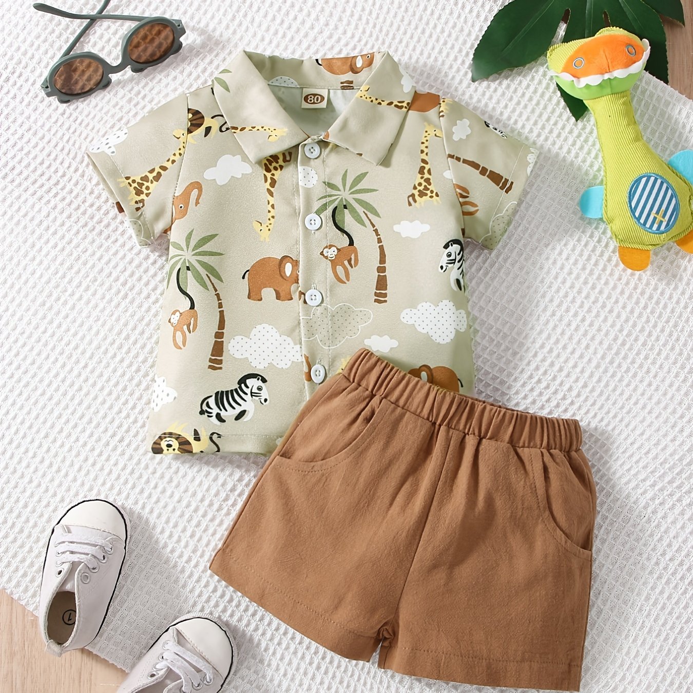 Image of Summer Short-sleeve Shirt With Cartoon Animal Prints For Baby Boys + Khaki Shorts Set, A Stylish Casual Outfit For Little Boys, For Outdoor