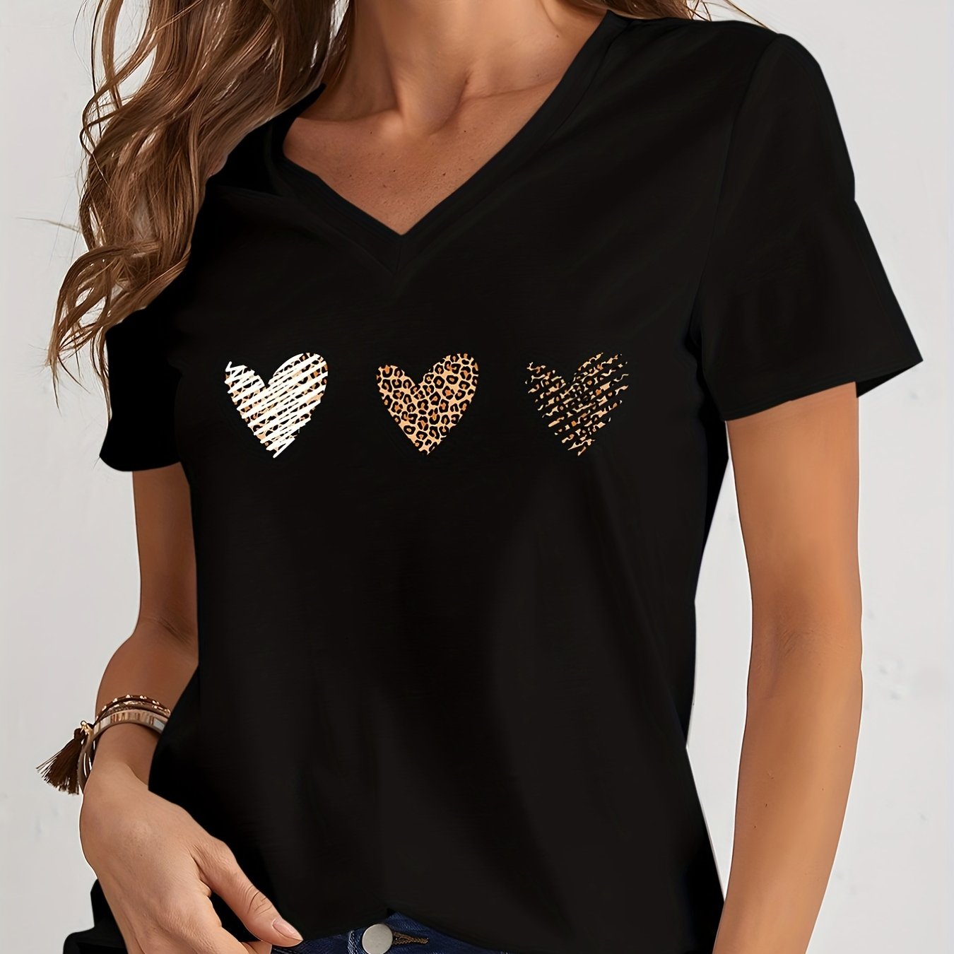 New Women's Fashionable Casual V-neck T-shirt