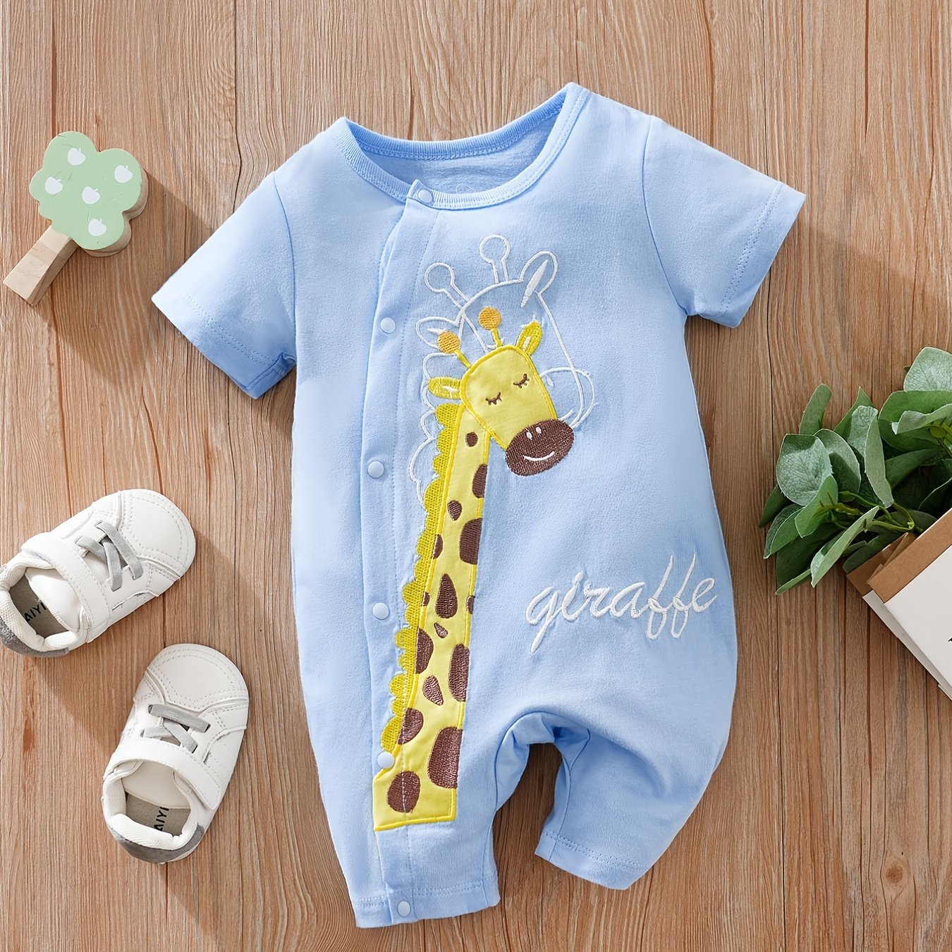 Baby clothes hotsell with giraffe print