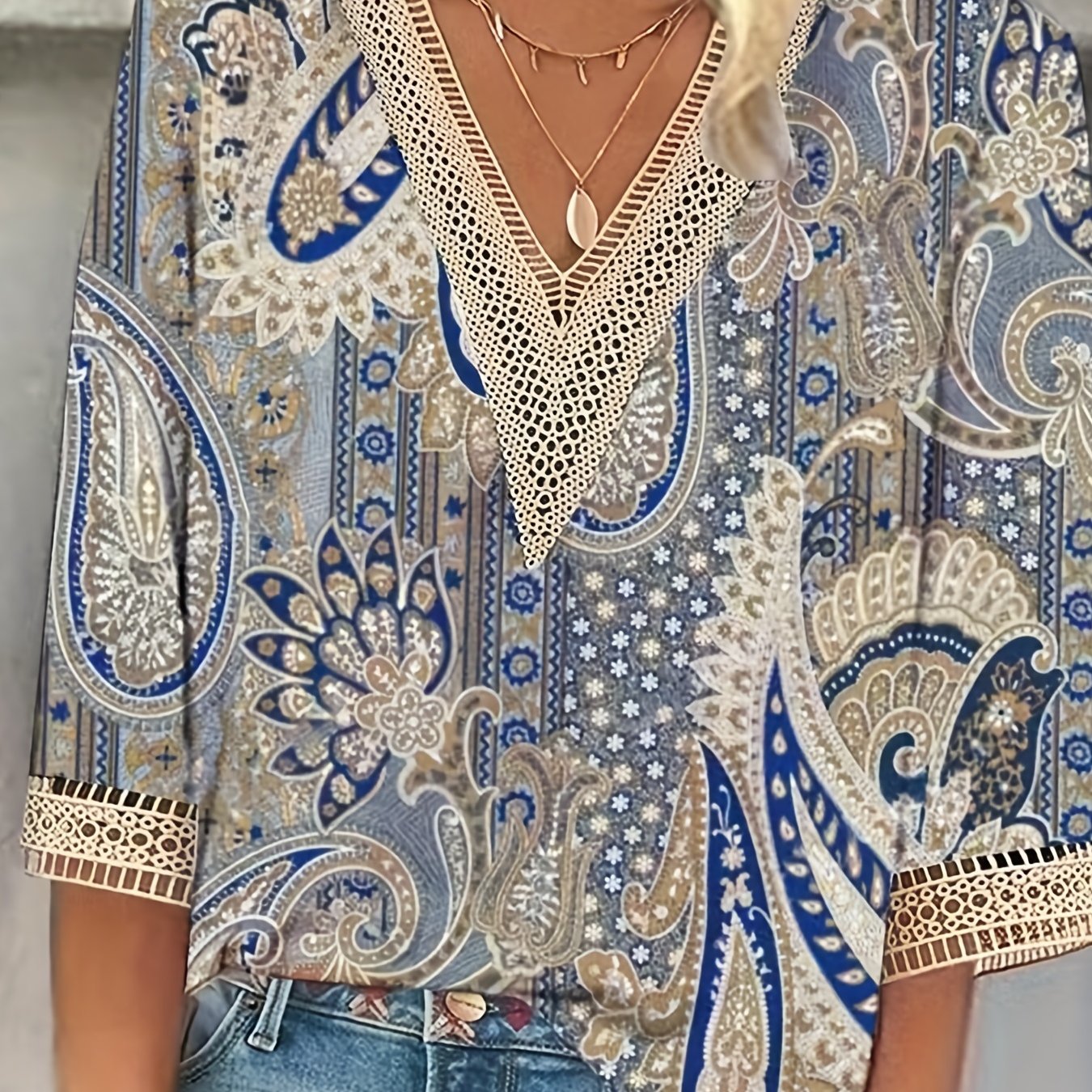E-shop Boho-T-Shirt in Übergröße, Damen Plus Paisley-Druck Spitze Halbarm V-Ausschnitt T-Shirt