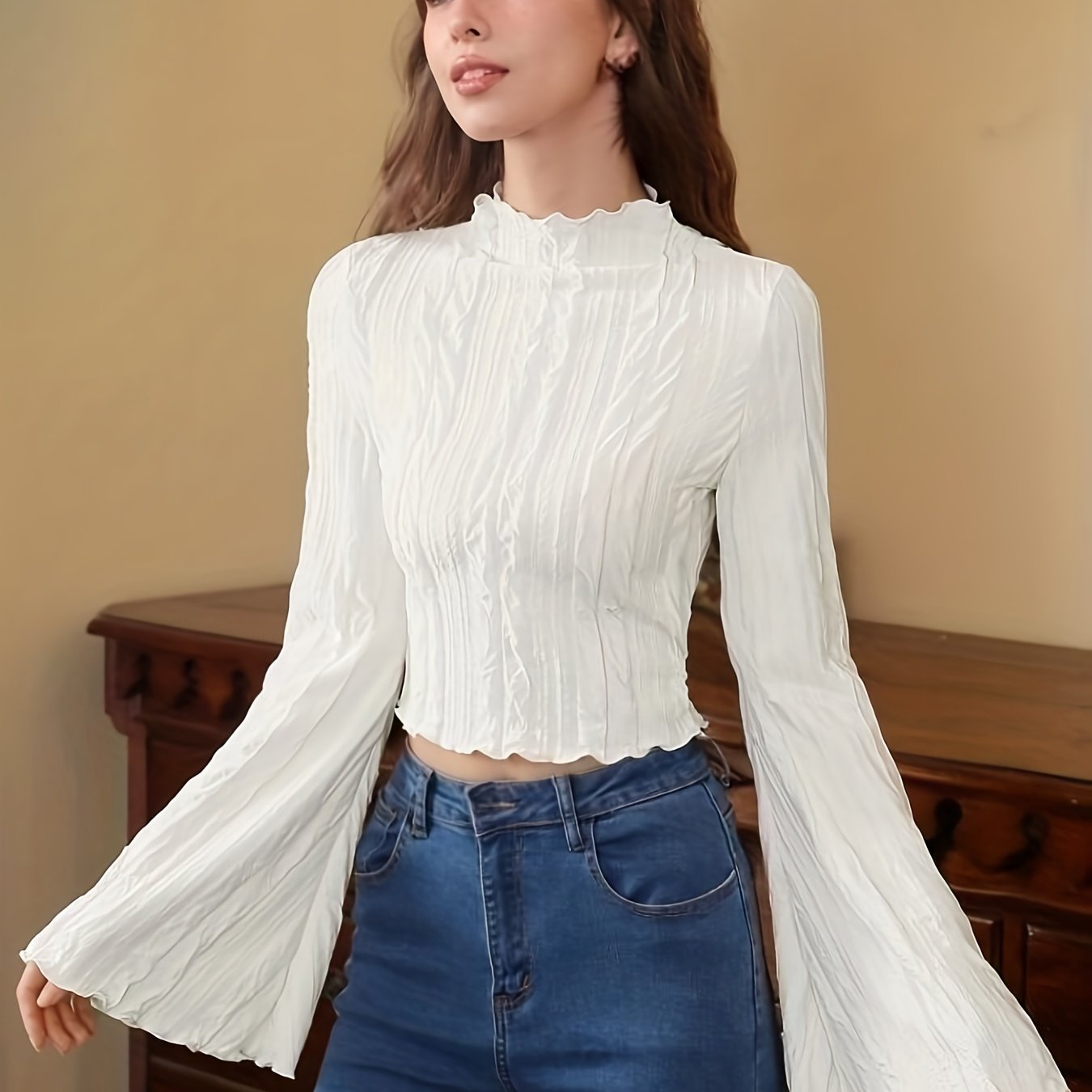 Turtleneck Lettuce Trim T-shirt