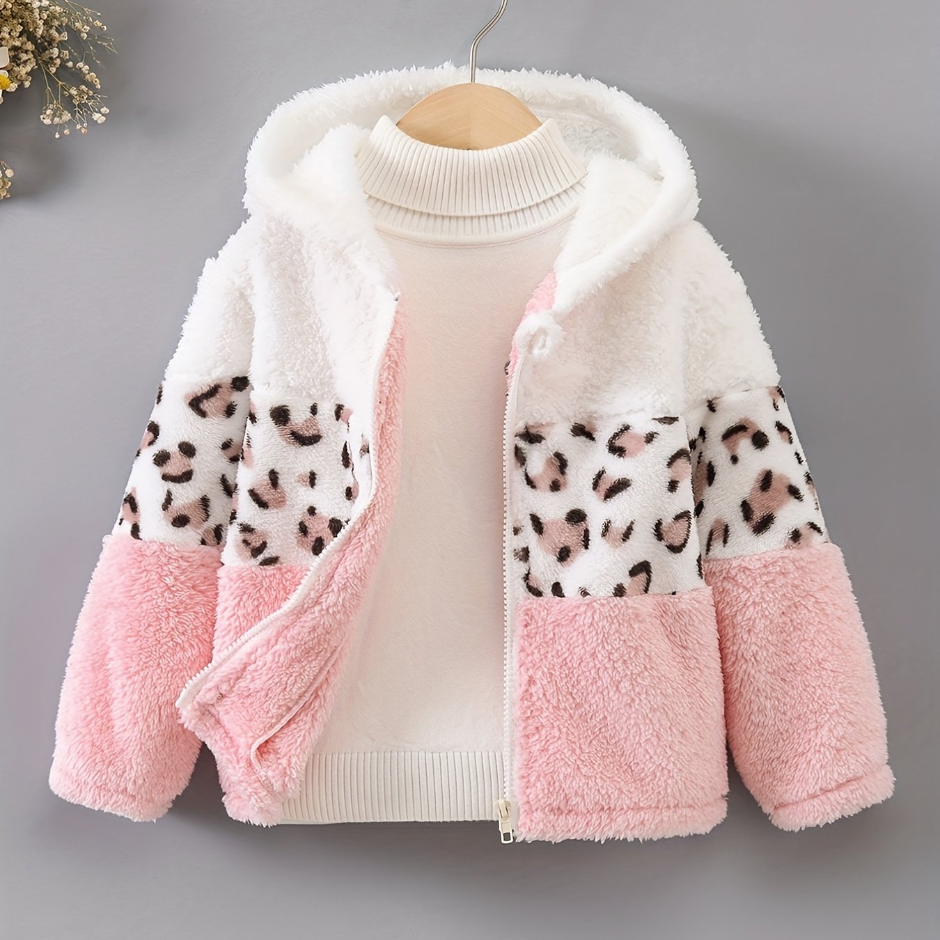 Image of Girls' Autumn/winter Soft Comfortable Plush Color Block Leopard Print Plush Hooded Zipper Fashion Cute Cardigan Jacket, Girls Outfit