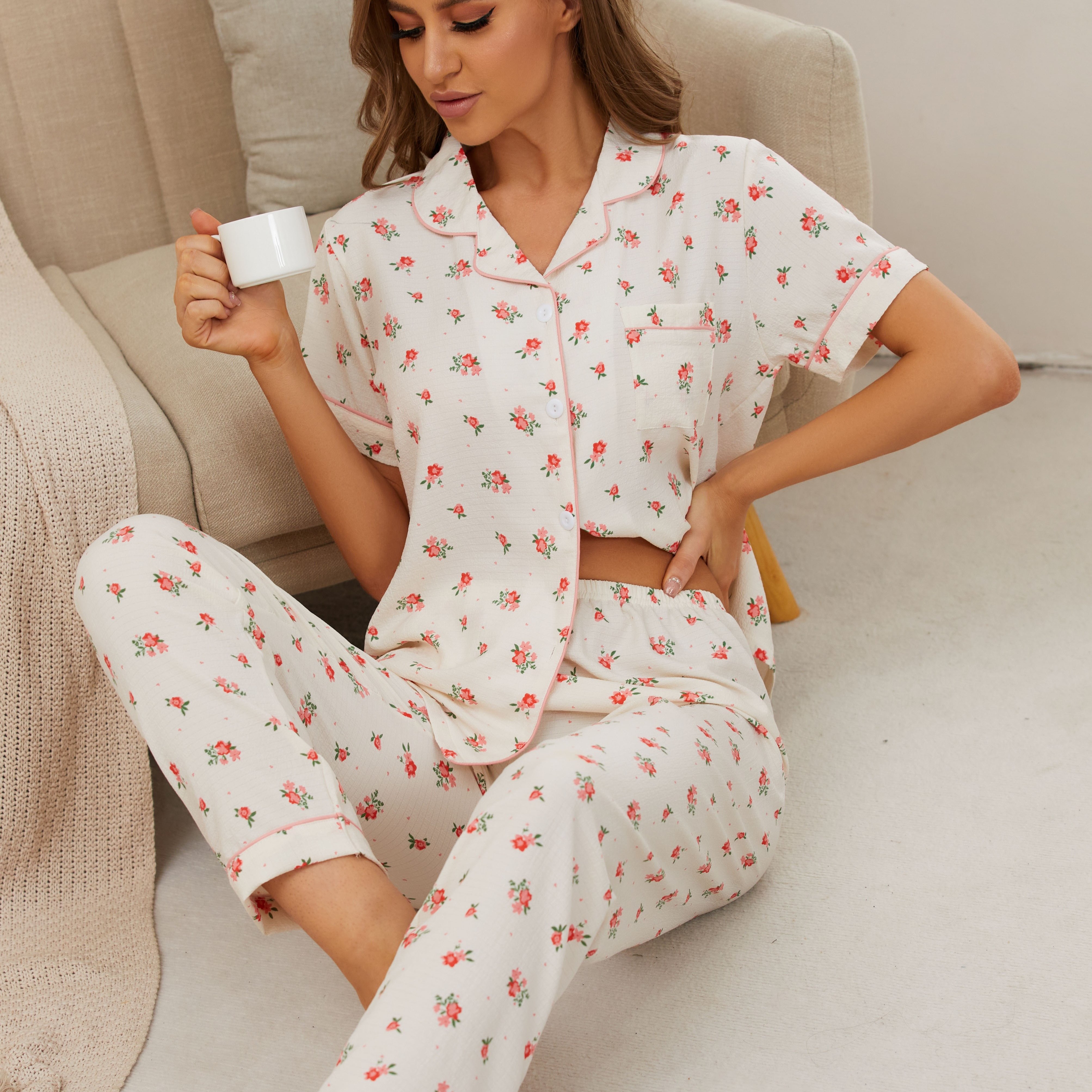 Latuza Ditsy Floral Tee and Pants Pajama Set