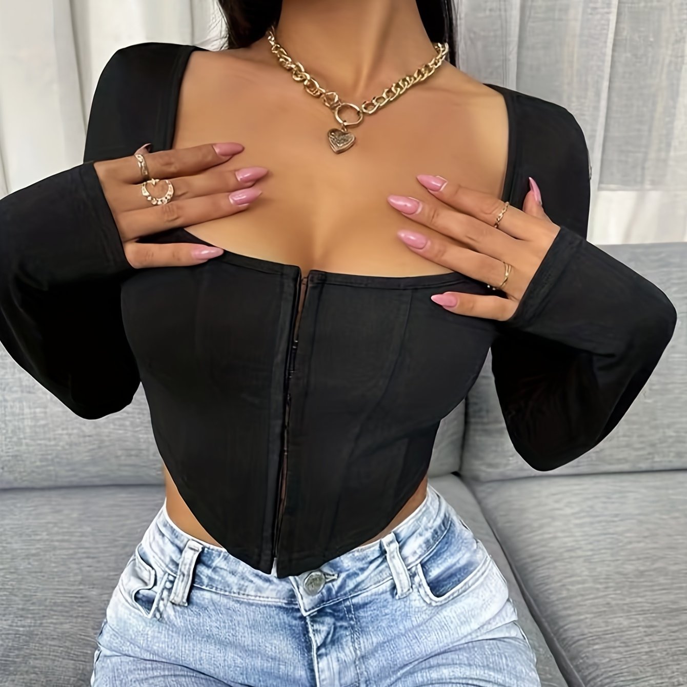 Asymmetric Hem Snap-button T-shirt