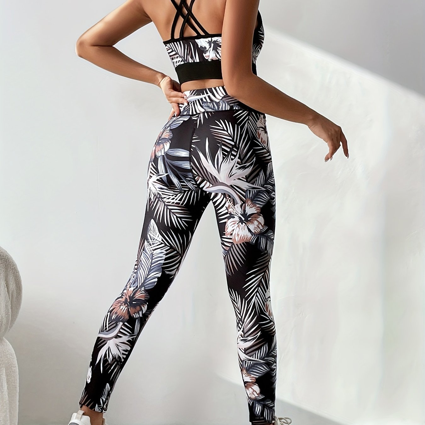 2pcs Slim Yoga Sports Suits, Workout Fashion Sports Bra & Floral Print  Cropped Leggings, Women's Activewear