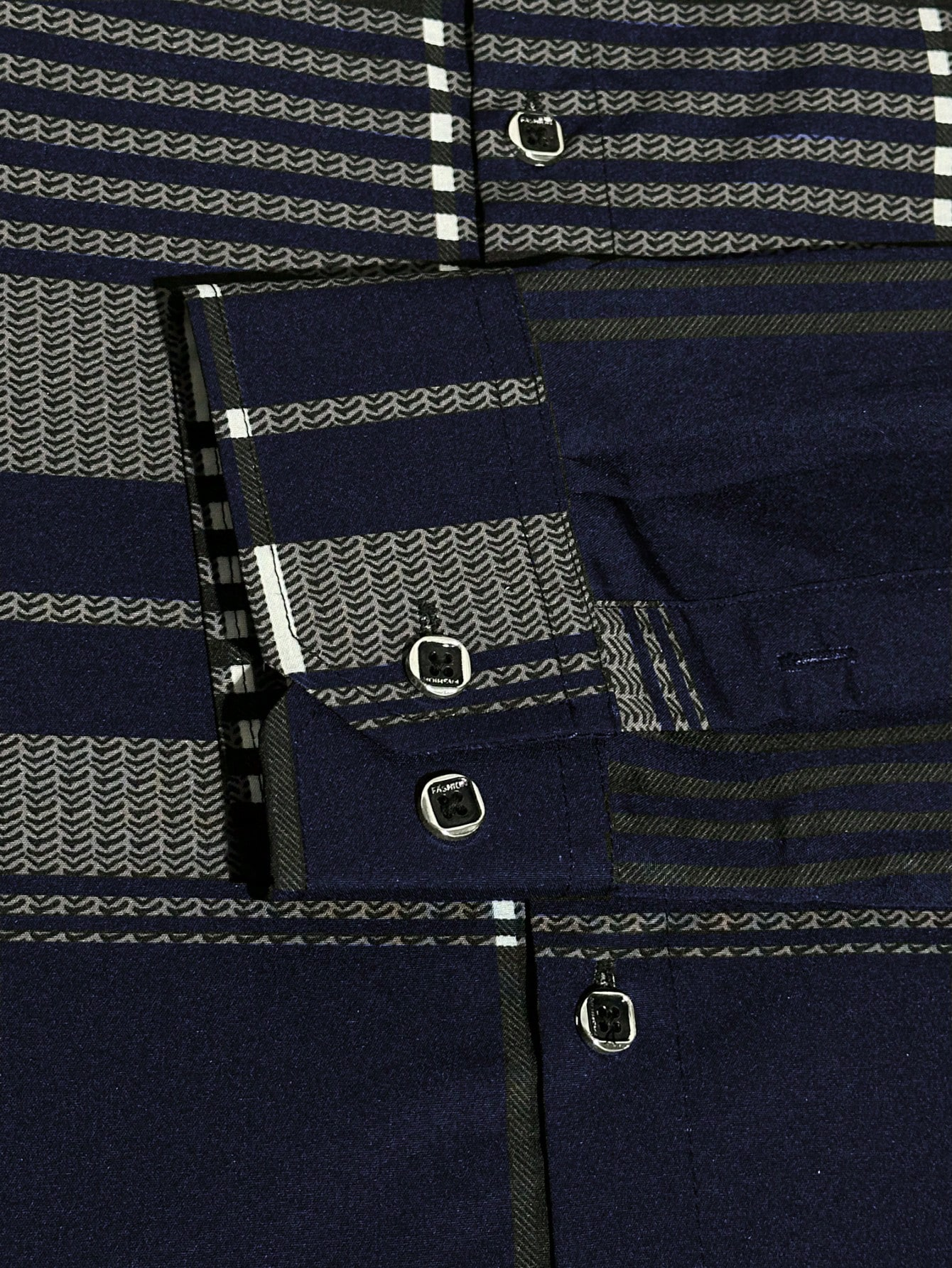 Ropa de Hombre, Camisas de Fiesta para Hombre, Ropa de Invierno para Hombre. Estilo Casual de Negocios Maduro, Elegante y con Estilo. Trajes de Fiesta, Trajes para Citas, Trajes de Navidad.