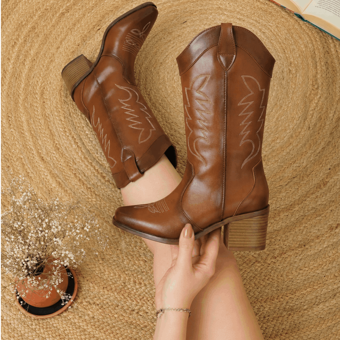 imagen del artículo   de moda para mujer     de costura   versátiles para cualquier ocasión, cómodas al caminar flexibles con   antideslizante botas camperas  , 22-26 mx color camel negro