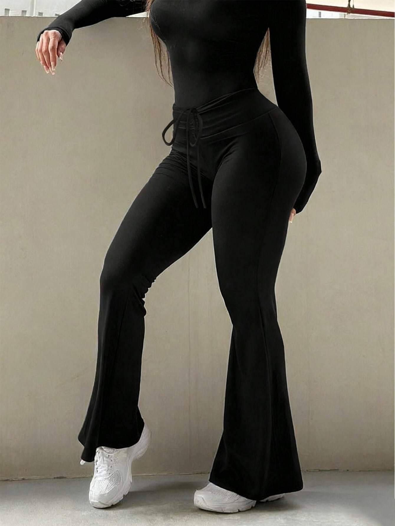 Pantalones acampanados ajustados para mujer, casuales y cómodos, adecuados para el uso diario en casa, adecuados para la temporada de graduación y el Día de la Independencia.