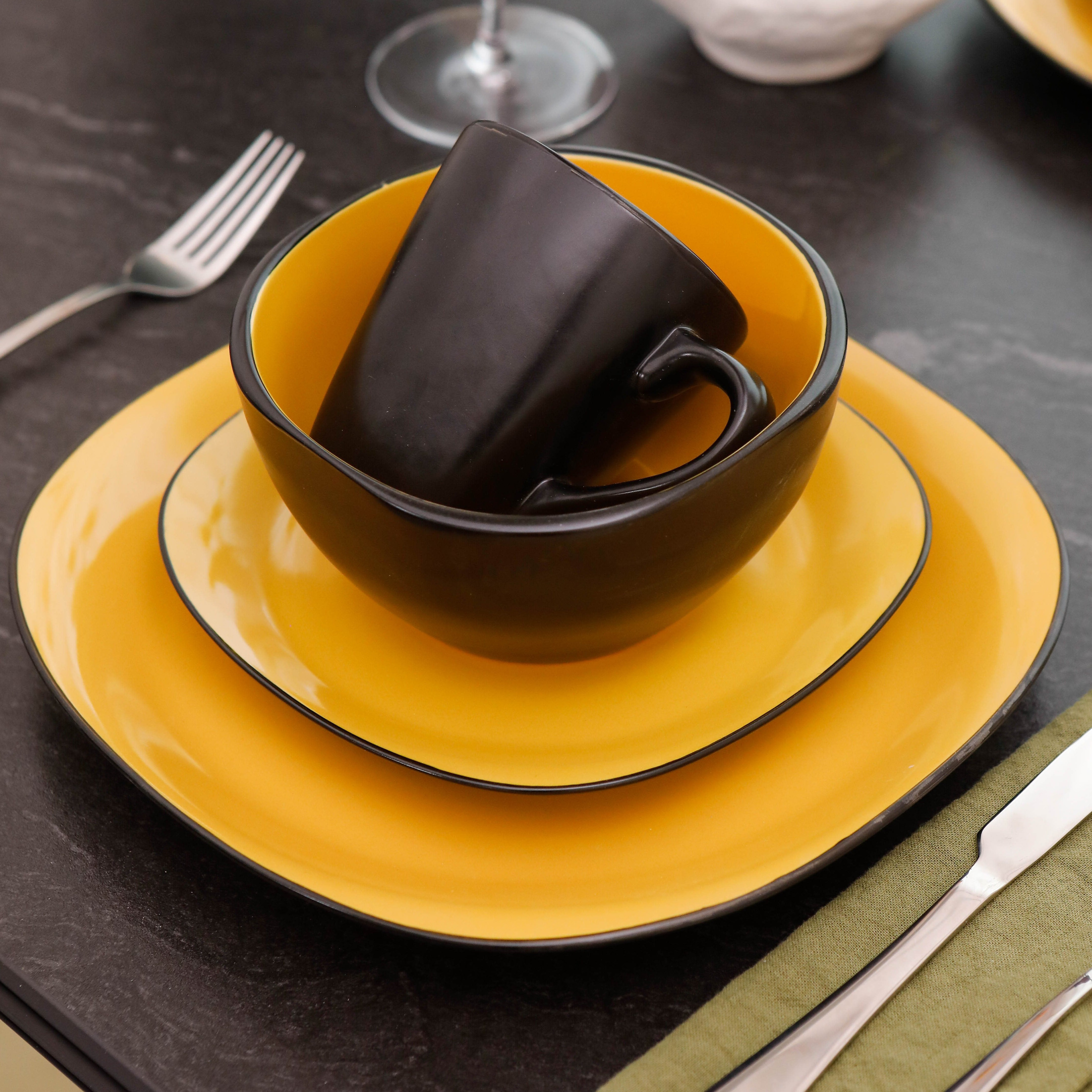 16pcs Stoneware Dinnerware Set, Black outside and color inside Dinner  Plates Soup Bowl, Mugs Service for