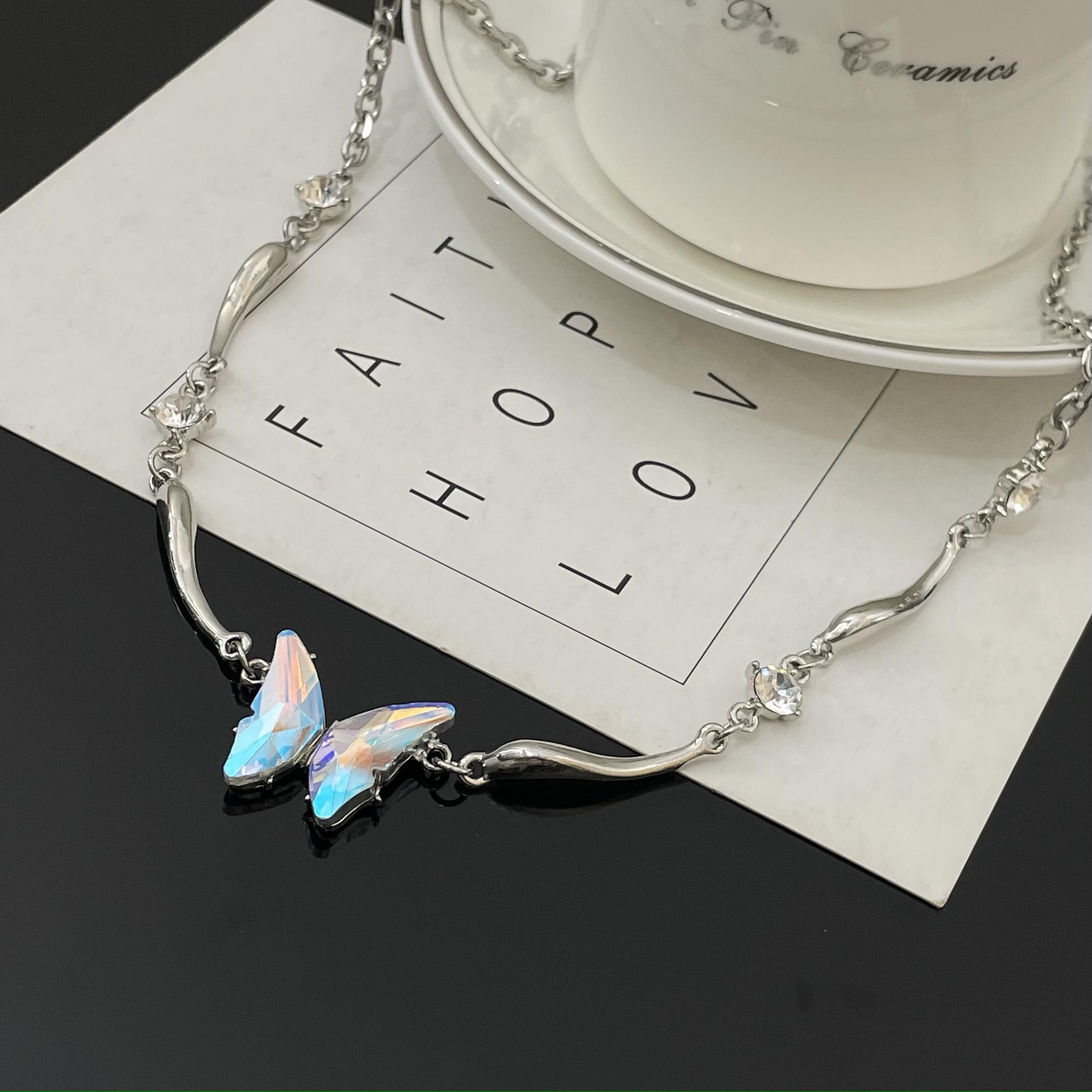 Fashion delicate and elegant Women's Necklace Butterfly Pendant Clavicle Chain Neck Jewelry Birthday Gift Commemorative Gift