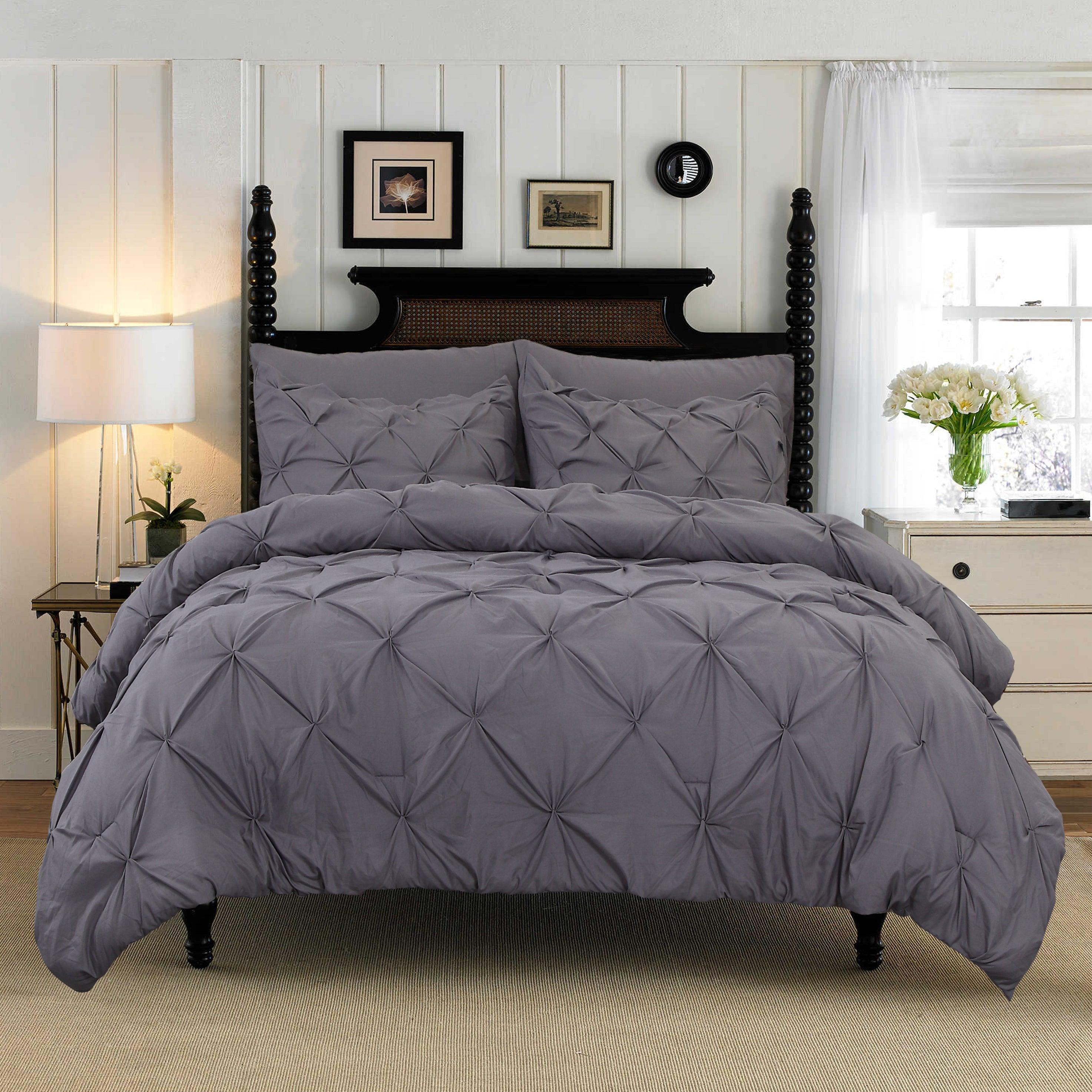 

Pinch Pleated Pintuck Pattern, 3- Duvet Cover Set - Features