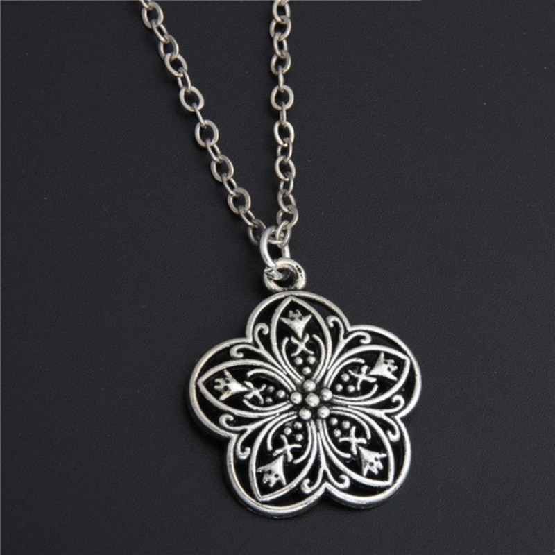 

Pendant Necklace