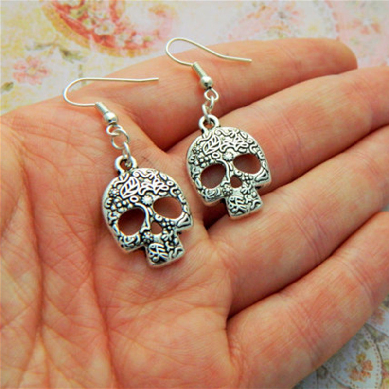 

Halloween Skull Ear Skull Skull Personalized Jewelry