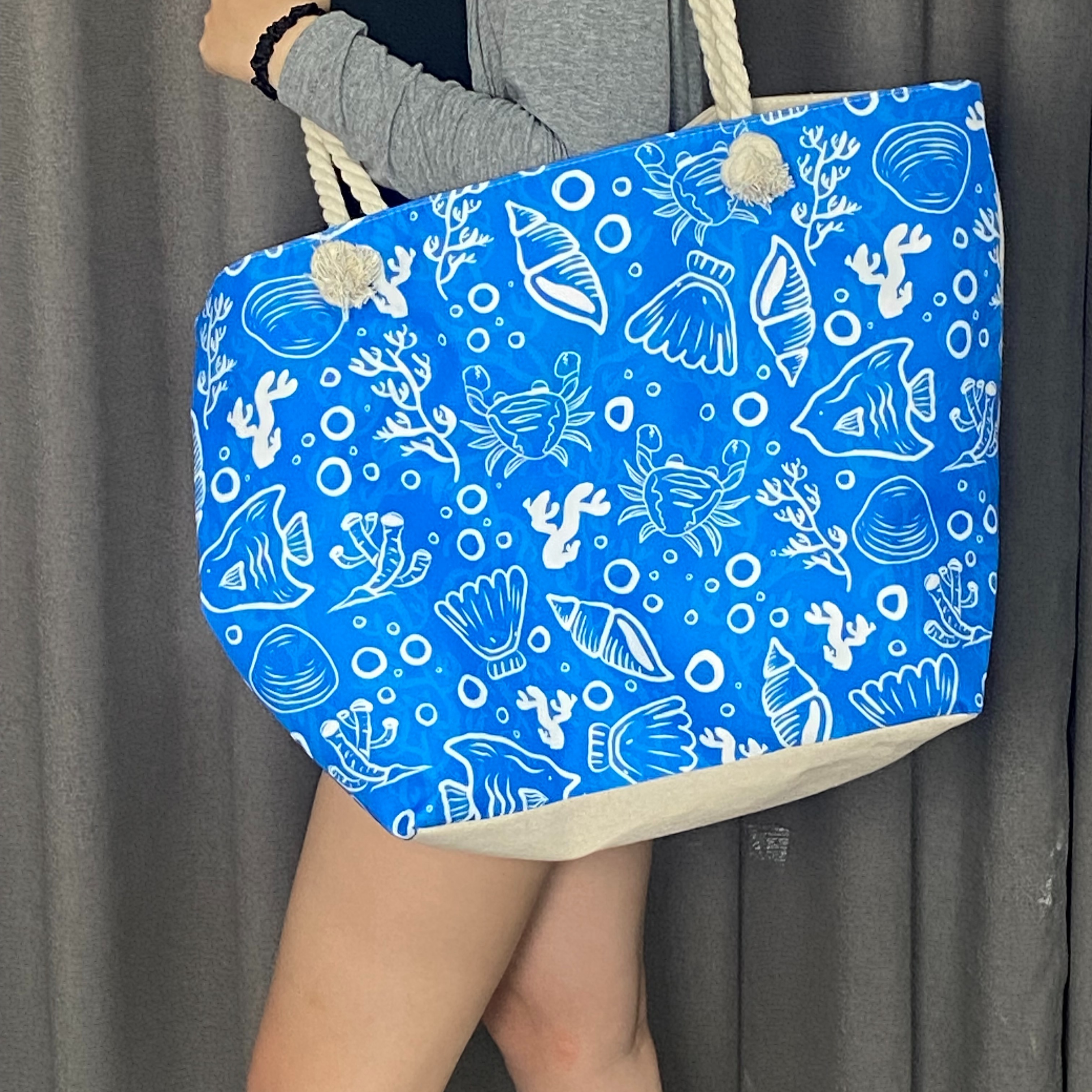 

A Must-have To Welcome Summer Large Beach Tote Bag With Large Pockets With Zipper Closure And A Variety Of Styles For Women/men, Family, And Traveling