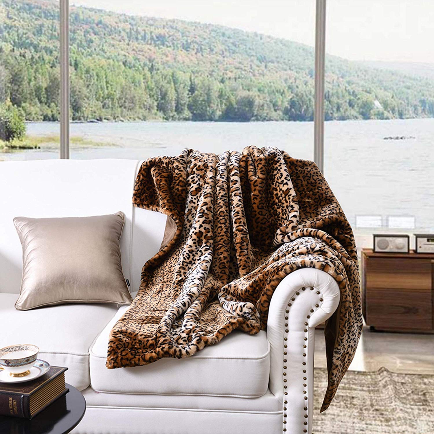 

1pc Faux Fur Throw Blanket Leopard Bed Blanket 50x70inches