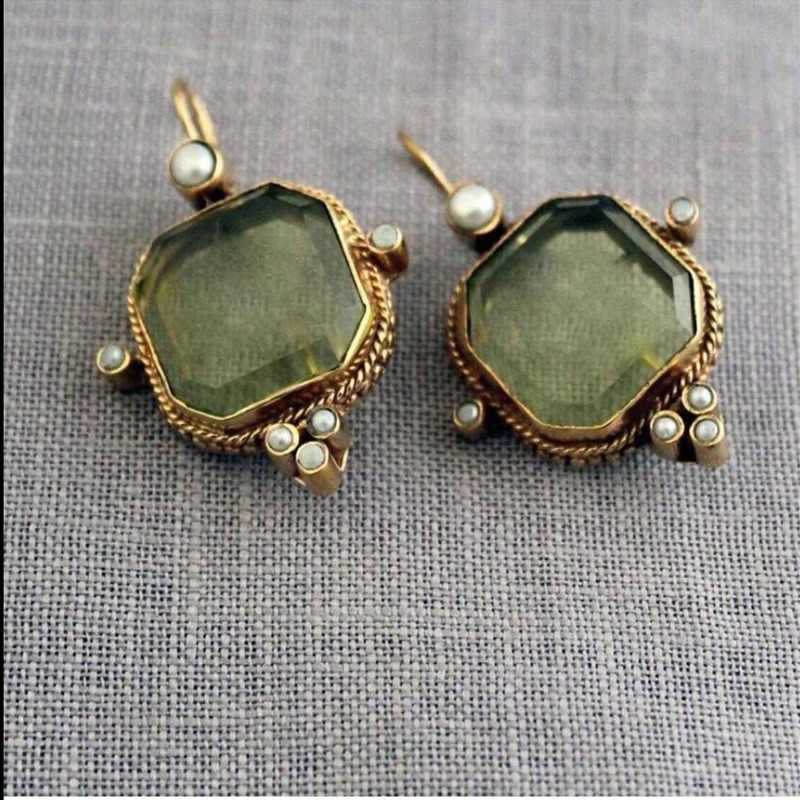 

2pcs Exquisite Hexagon Green Imitation Crystal Imitation Pearl Retro Copper Golden Earrings Women Daily Party Birthday Gift