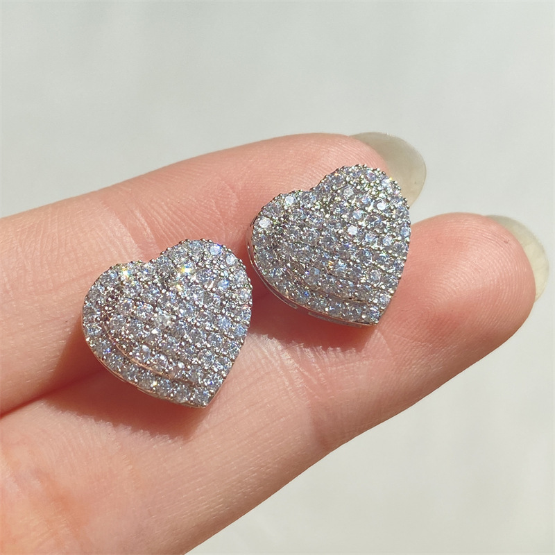 

Zircon Love Earrings, Anti-allergic Crystal Heart-shaped Earrings And Ultra- Zircon Earrings Are Suitable For Valentine's Day Gifts.