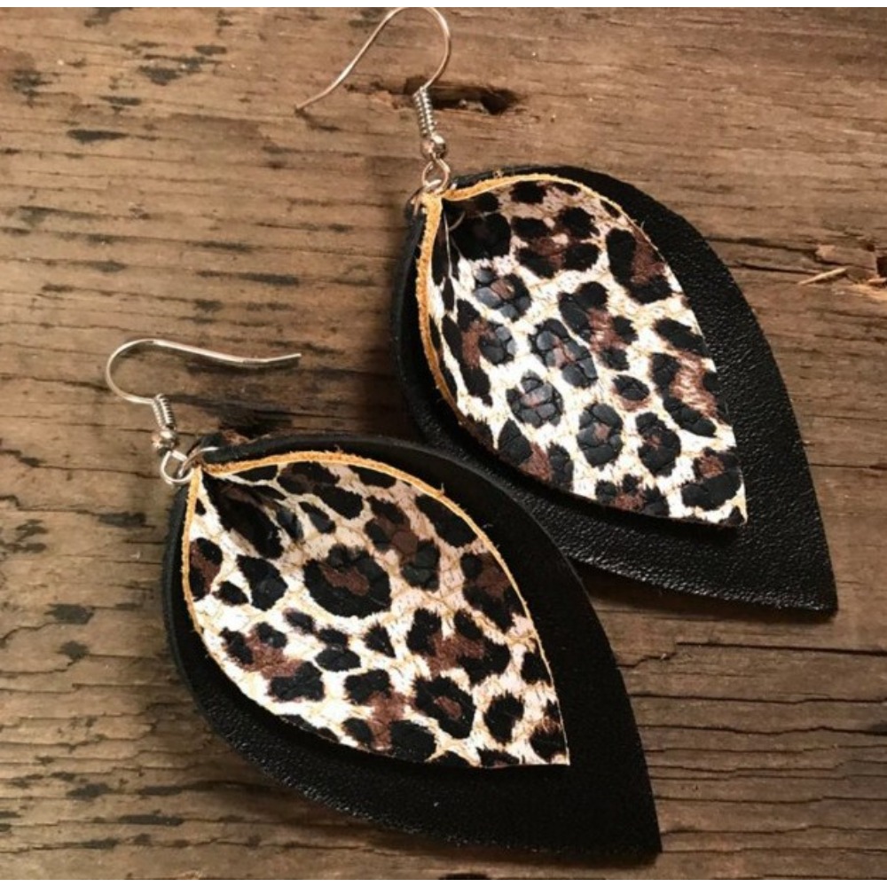 

European And American Popular Western Style Party Jewelry Gifts Leopard Leaf Shape Double Leather Pendant Earrings Unique Personality Design