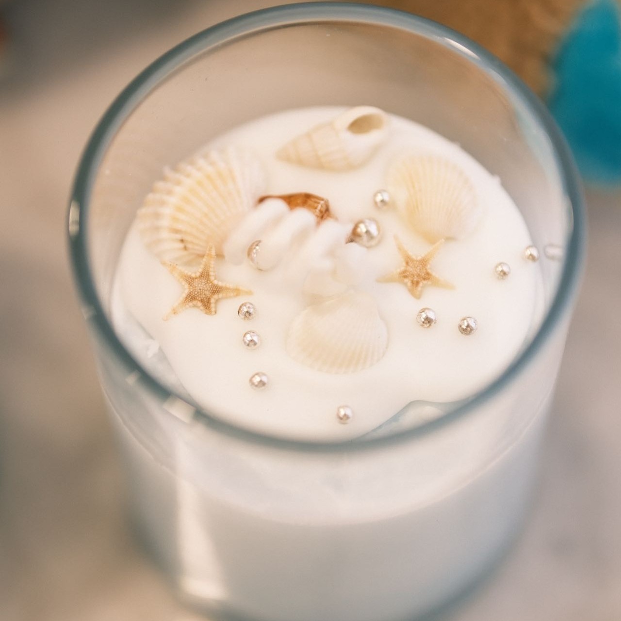 Selling christmas candles