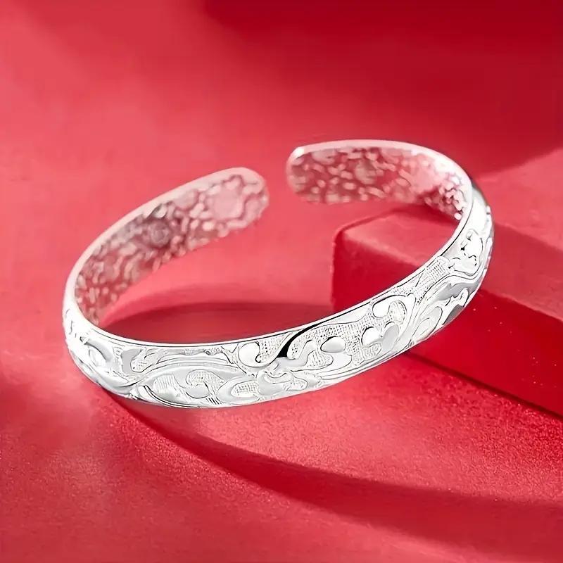 

S925 Pure Silvery Mouth Bracelet With Adjustable Size For Holiday Gifts. Women's Jewelry Is Suitable For And For Valentine's Day, Day, And Carnival