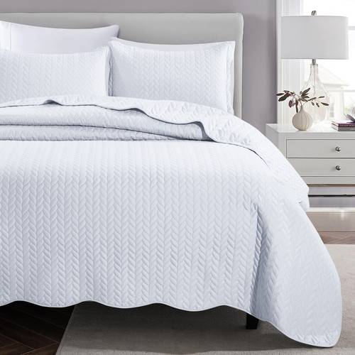 lightweight quilted bedspread soft and breathable quilt set microfiber bedding soft bedding set twin full queen king sizes machine washable halloween christmas