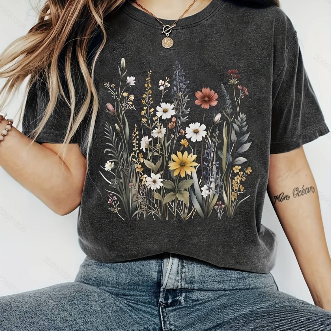 

Women's Chic Flower Print Tee - Comfy, Casual Short Sleeve Crew Neck T-shirt For Everyday Wear & Stylish Layering