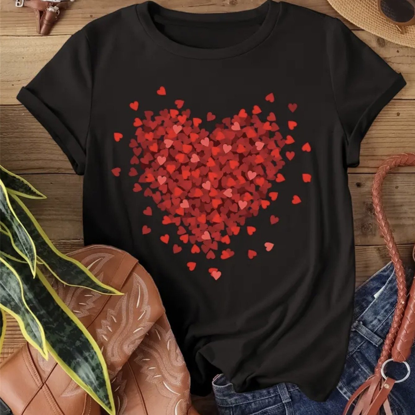 

Fashionable Womens Graphic Print T-shirt - Casual Short Sleeve Crew Neck Top - Lightweight & Breathable For Spring & Summer Wardrobe