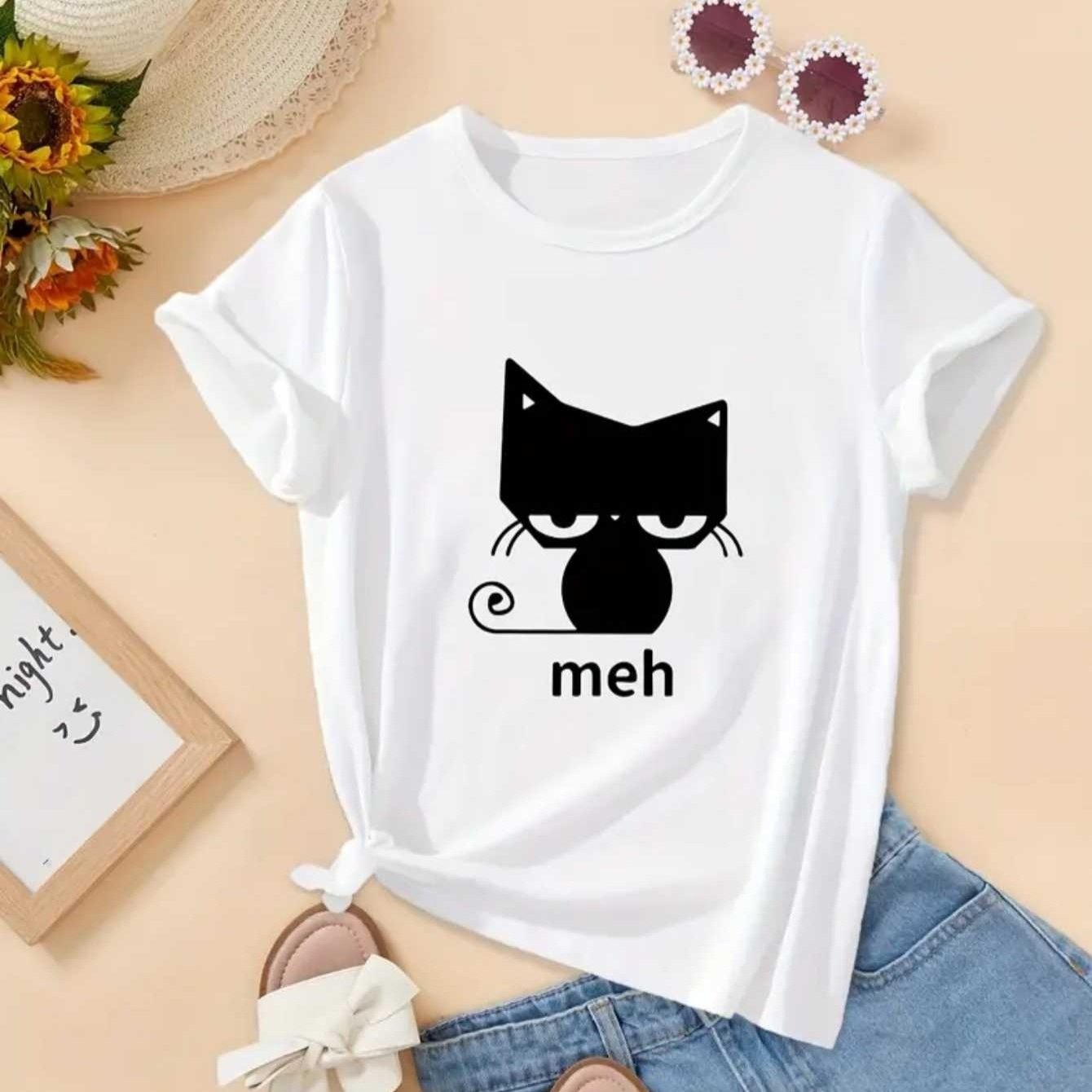 

Women's Chic Cat Print Tee - Comfy, Casual Short Sleeve Crew Neck T-shirt For Everyday Wear & Stylish Layering