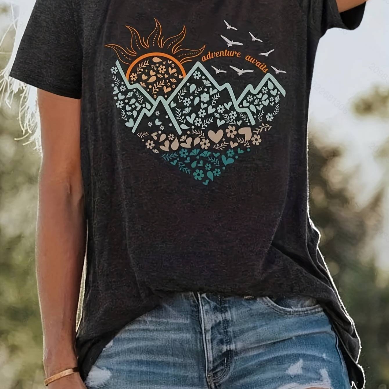 

Women's Chic Landscape Print In Heart Design Tee - Comfy, Casual Short Sleeve Crew Neck T-shirt For Everyday Wear & Stylish Layering