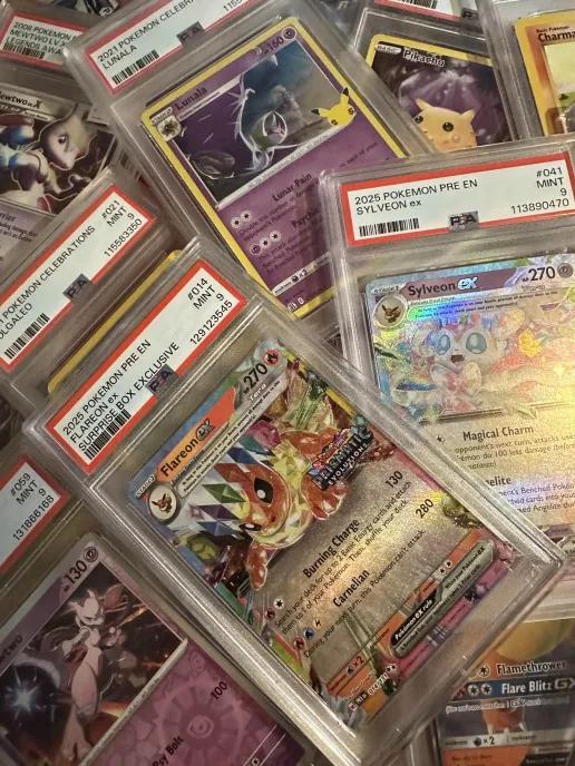 Pokémon - One (1) Random Authenticated Encased Pokémon Card