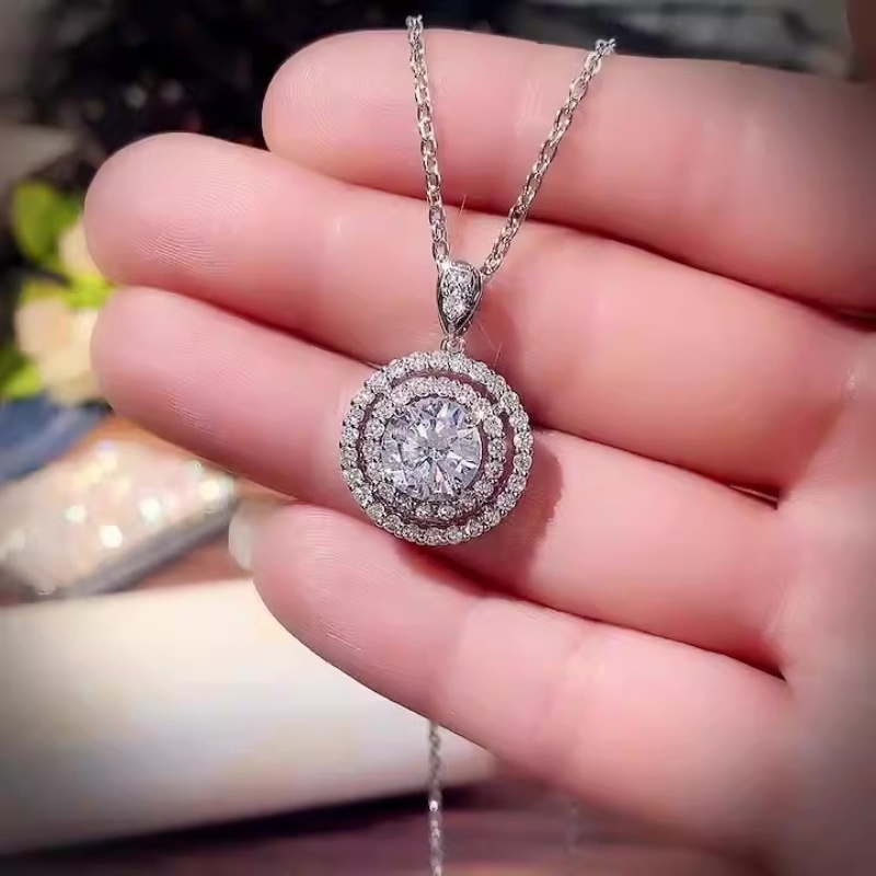 Timeless Pendant Necklace for Dates & Gatherings, Gift Idea