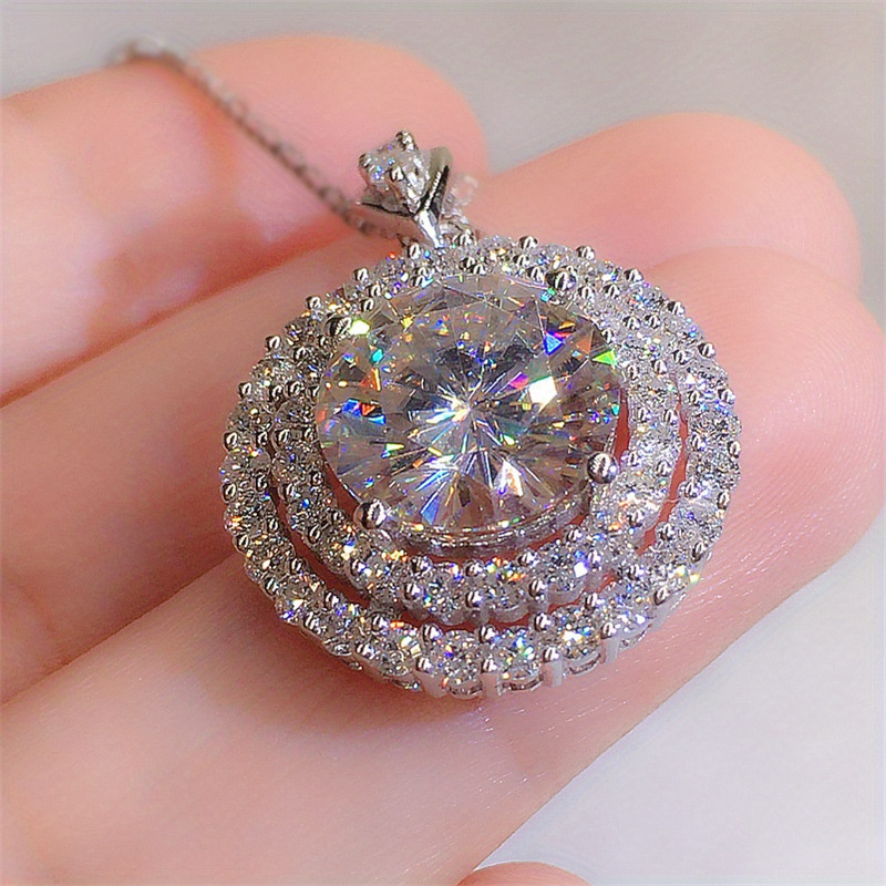 Timeless Pendant Necklace for Dates & Gatherings, Gift Idea