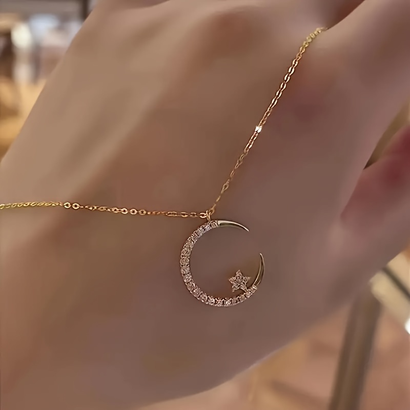 TEMU 1pc Collier Élégant en Cuivre Plaqué Or 18K avec Pendentif Étoile et Croissant en Synthétique - Chaîne Clavicule Polyvalente et Mignonne pour