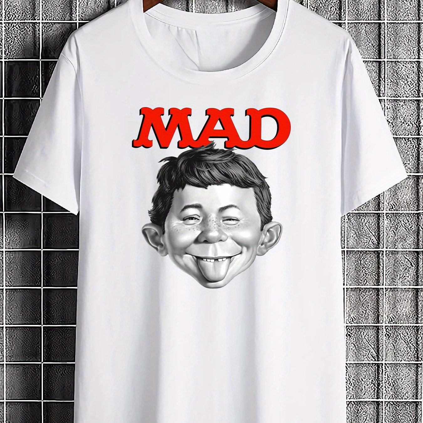 TEMU T-shirt graphique unisexe et ludique (Design MAD avec visage de dessin animé) – T-shirt blanc à manches courtes et col rond, mode amusante, et