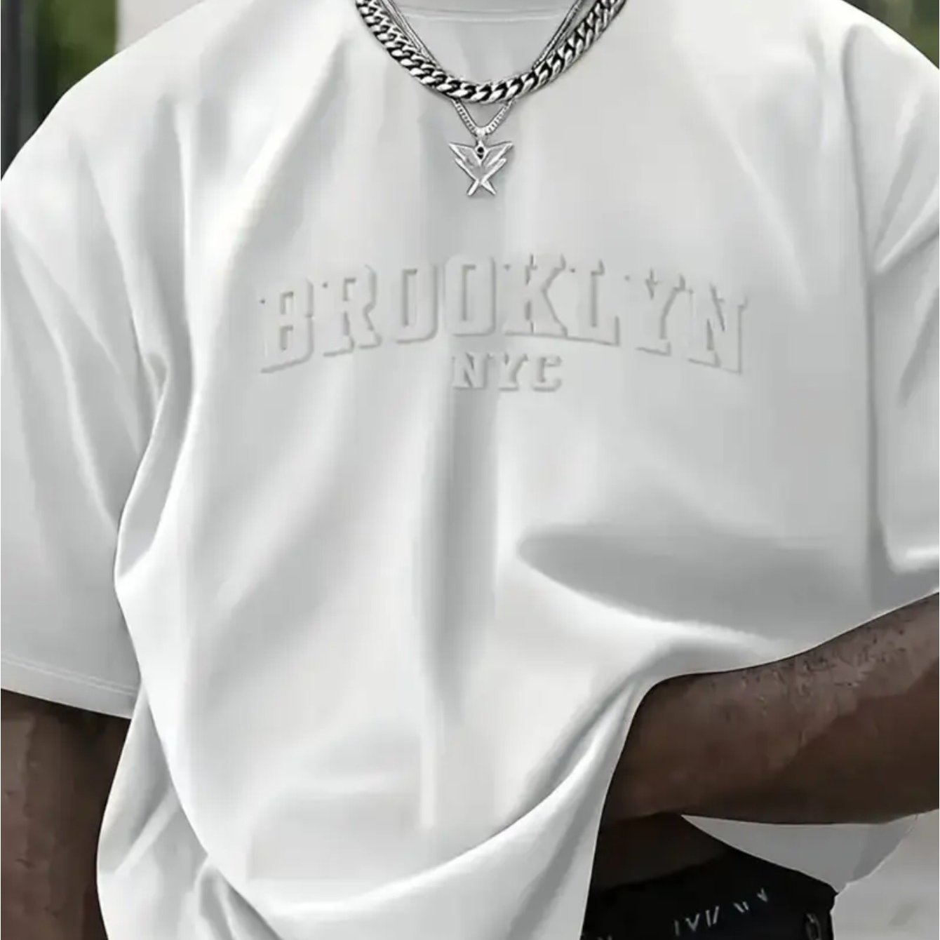 TEMU T-shirt – Blanc Oversize Col Rond avec Logo en Relief, Streetwear Tendance, Coupe Décontractée | Confort et Style | Vêtement de Tous Facile