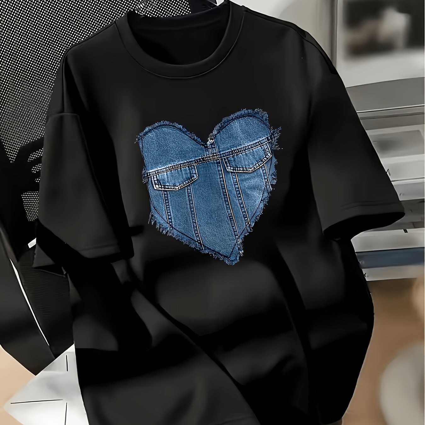 TEMU T-shirt grande taille à imprimé graphique, manches courtes et col rond, haut décontracté pour l'été et , vêtements grande taille pour femmes, 20