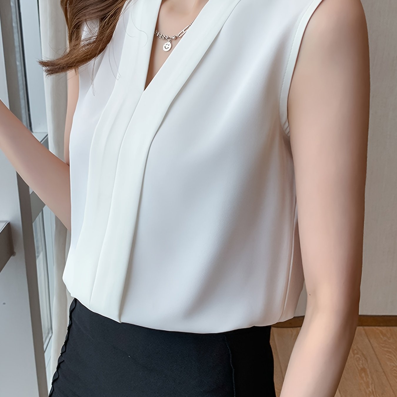 TEMU 여성 브이넥 민소매 쉬폰 블라우스 나시 셔츠 핀턱 루즈핏 체형커버 찰랑거리는 오피스룩 출근룩 하객룩 페미닌 모던 화이트