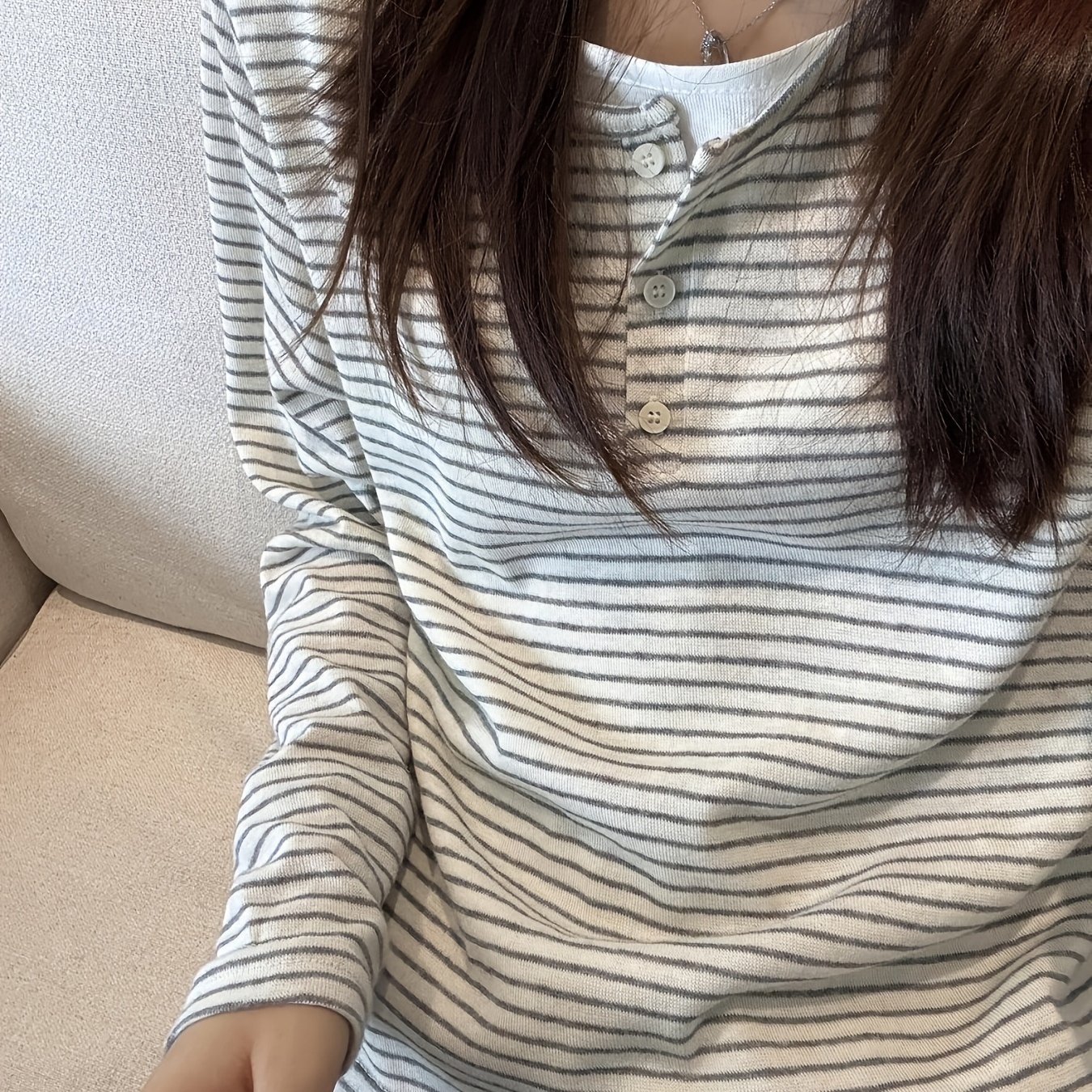 TEMU 여성 헨리넥 긴팔 티셔츠 레이어드 빈티지 줄무늬 단추 상의 슬림핏 꾸안꾸 캠퍼스룩 봄 가을 그레이