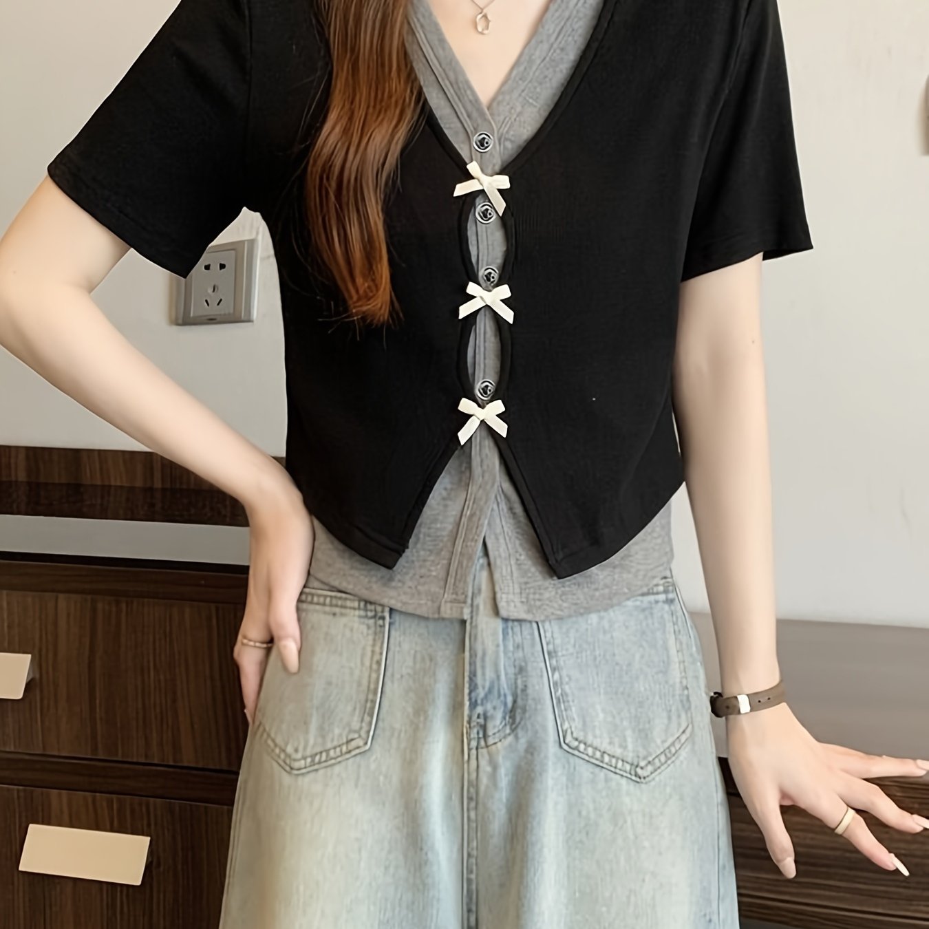 TEMU 여성 레이어드 티셔츠 리본 페이크 가디건 세트 브이넥 반팔티 배색 슬림핏 날씬해보이는 체형커버 오피스룩 출근룩 데이트룩 꾸안꾸 러블리 블랙 그레이