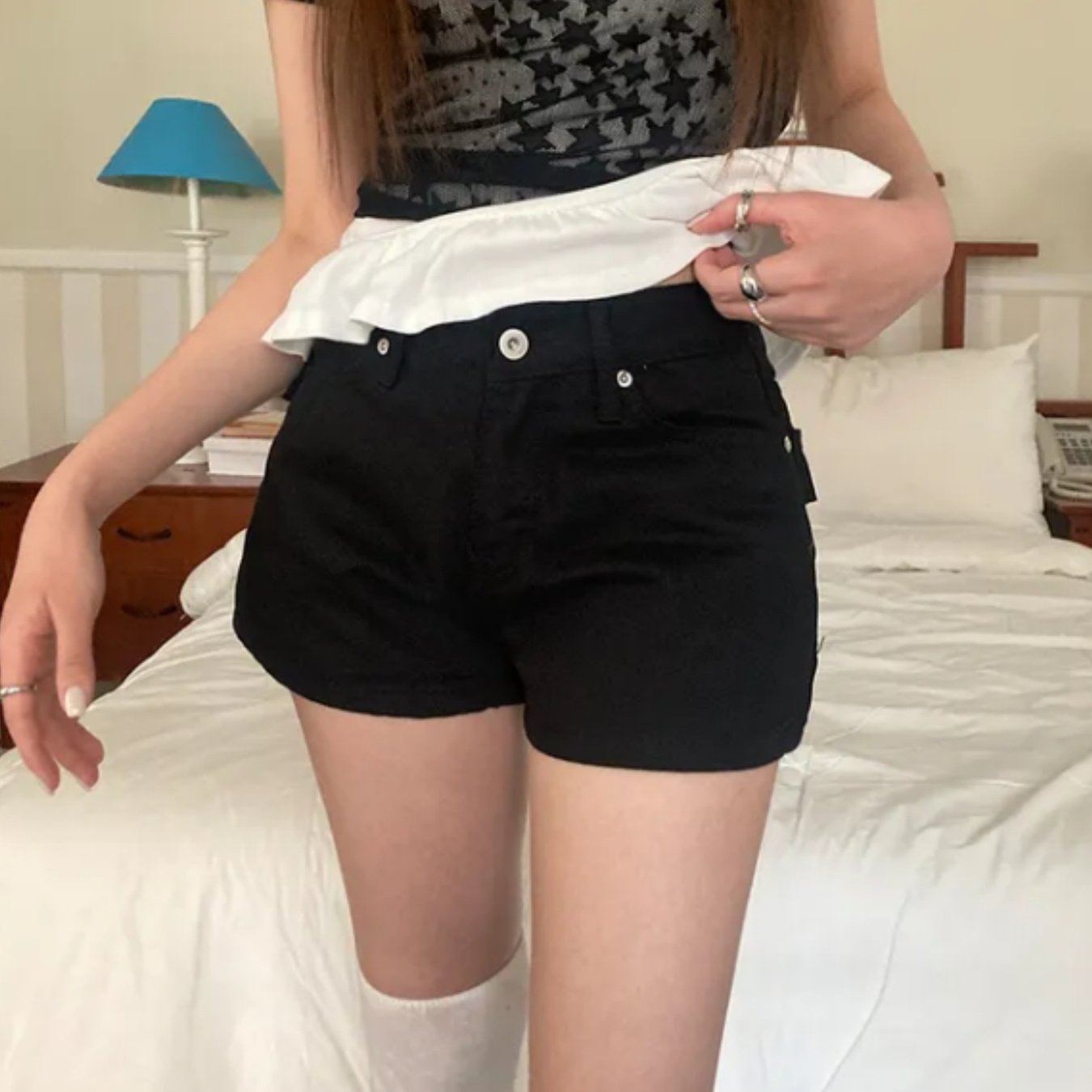 TEMU 데일리 활용도 높은 캐주얼 심플 디자인 신상 하이스트리트 핫걸 메탈 리벳 슬림핏 캐주얼 반바지