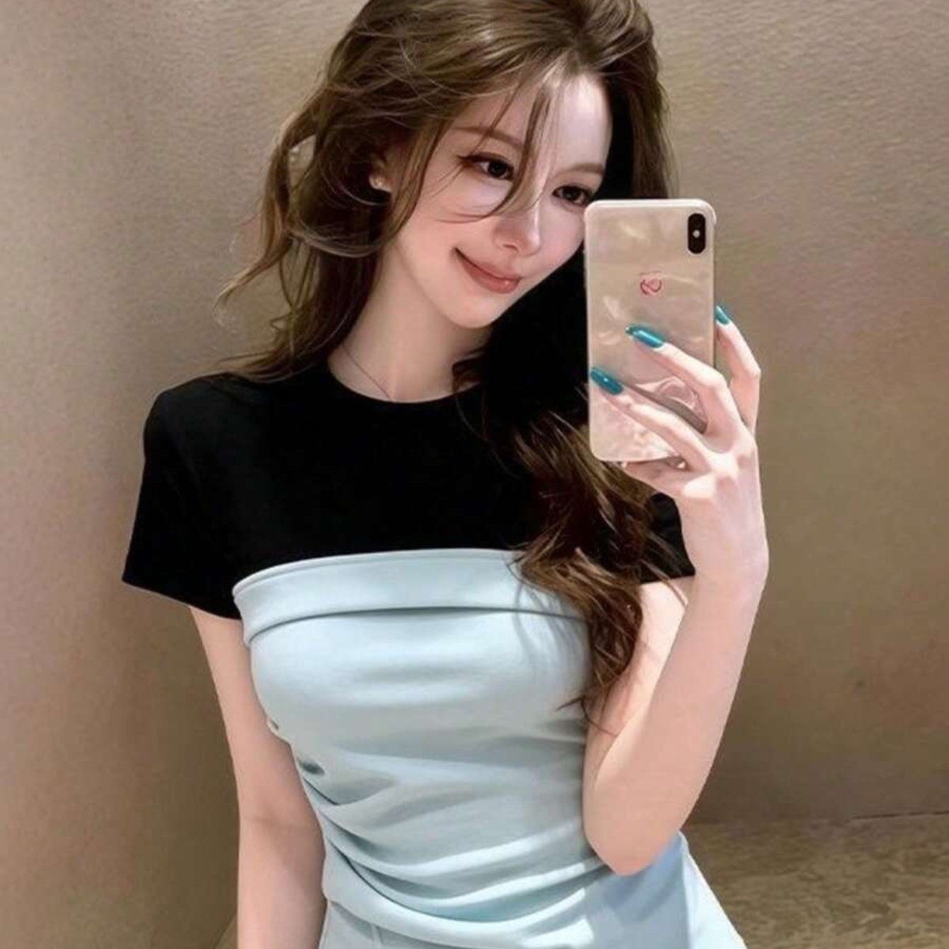 TEMU 여성 배색 레이어드 반팔티셔츠 뷔스티에 셔링 반팔티 슬림핏 투톤 라운드넥 날씬해보이는 체형커버 유니크 페미닌 데이트룩 꾸안꾸