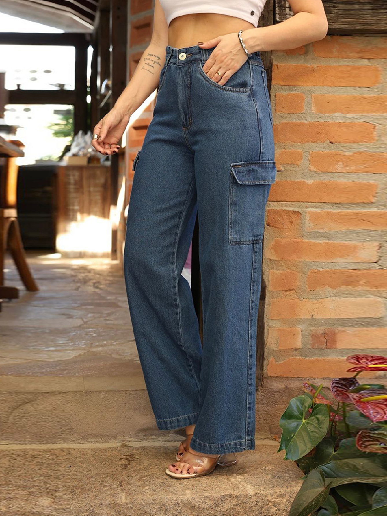 Calça Jeans feminina cintura alta com bolsos laterais