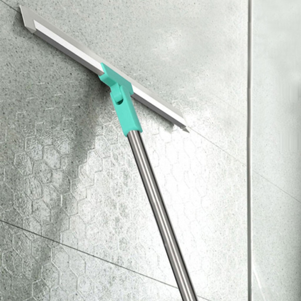 Rodo de mão preto com cabo longo