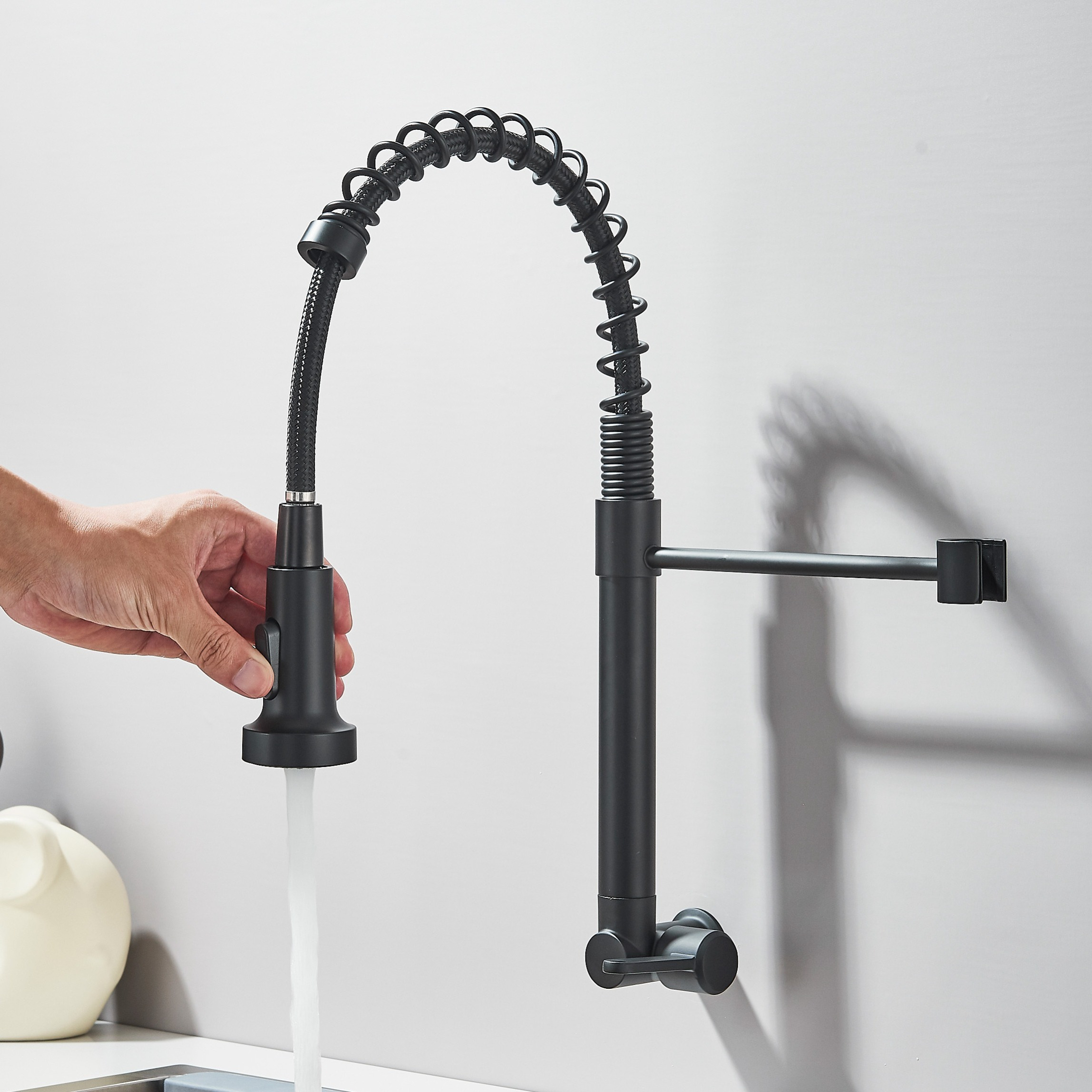 Torneira gourmet preta com misturador extraível