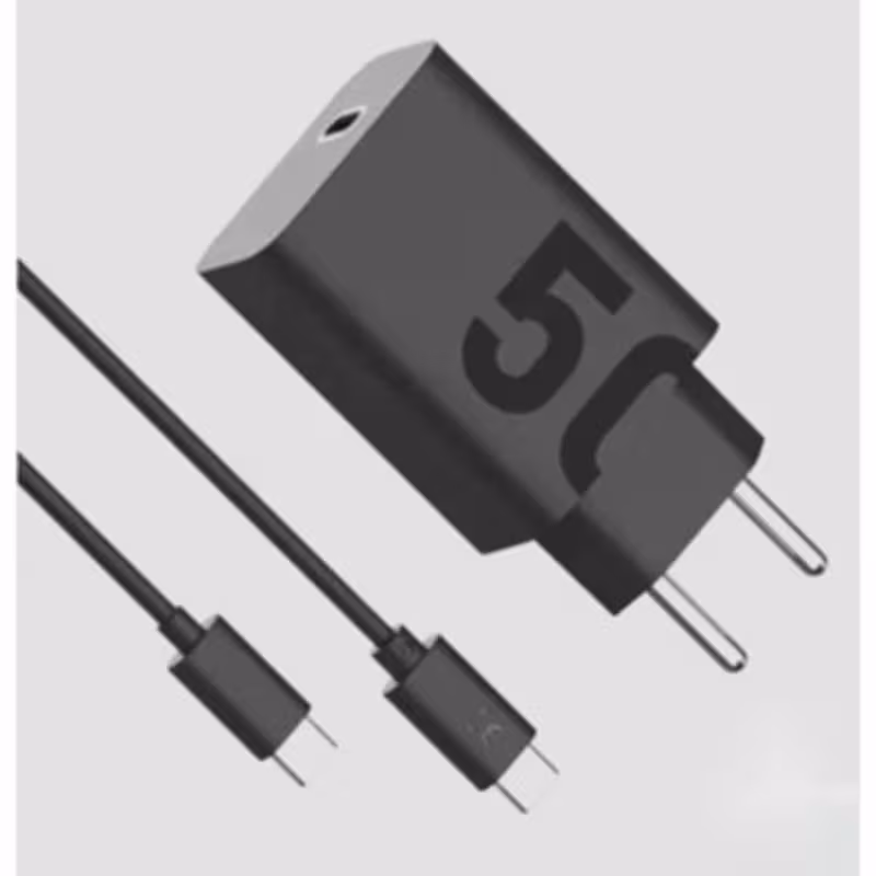 Detalhe do conector USB-C do carregador